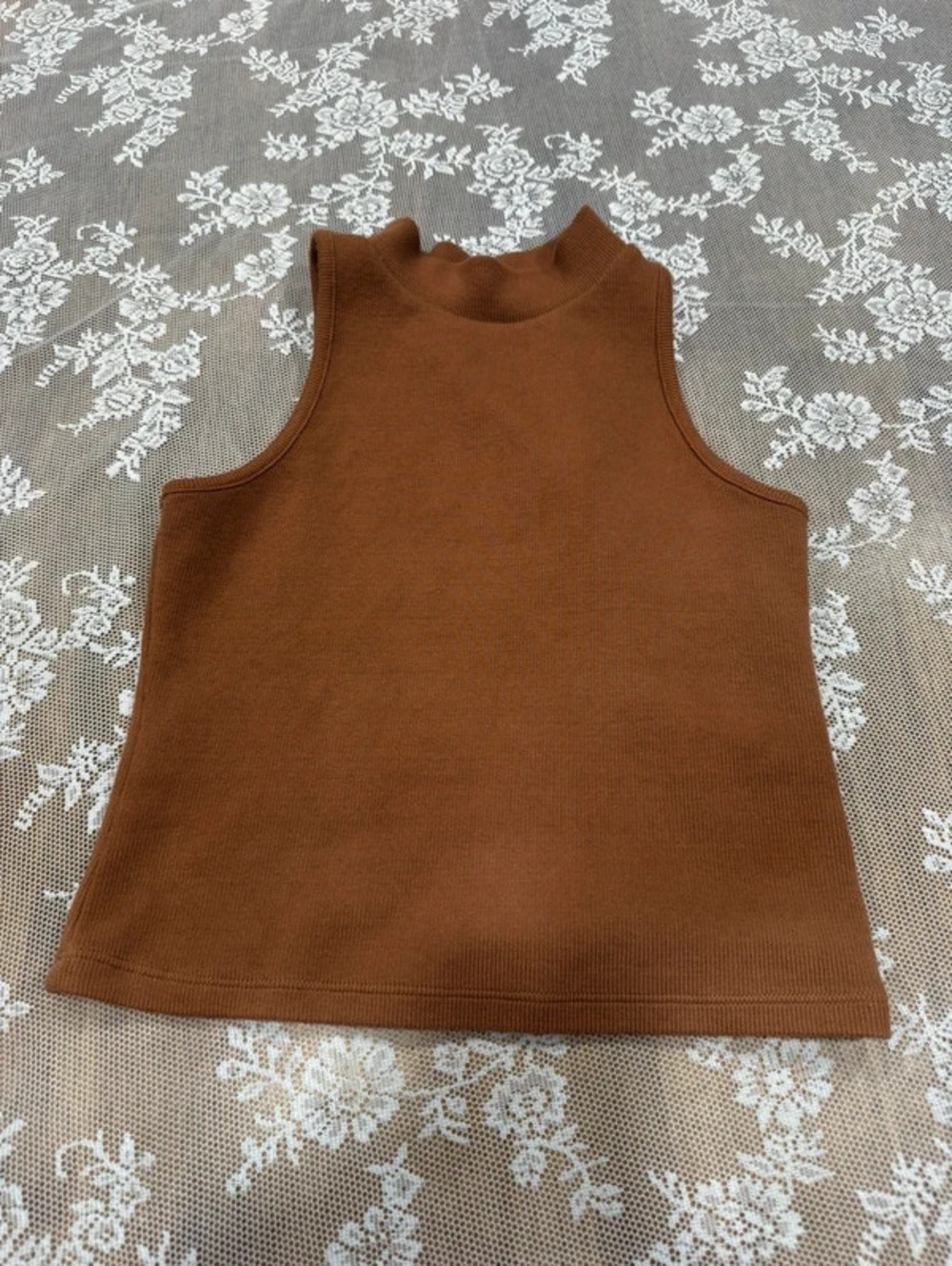 brown ribbed tank top